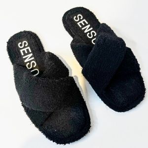 SENSO | INKA‎ IV Black Ebony, Fuzzy Cross Strap Slide Sandal Sz. 37